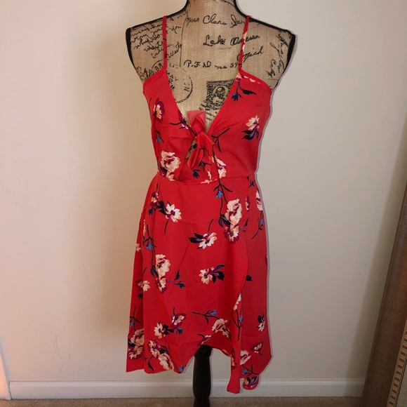 Dresses & Skirts - Floral tie front sundress